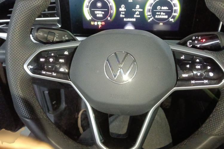 Used Volkswagen Passat 2025 Pro 380TSI Dragon Supreme Edition