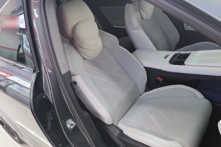 Used VOYAH FREE 2025 318 259 km All-Wheel-Drive Exploration Edition
