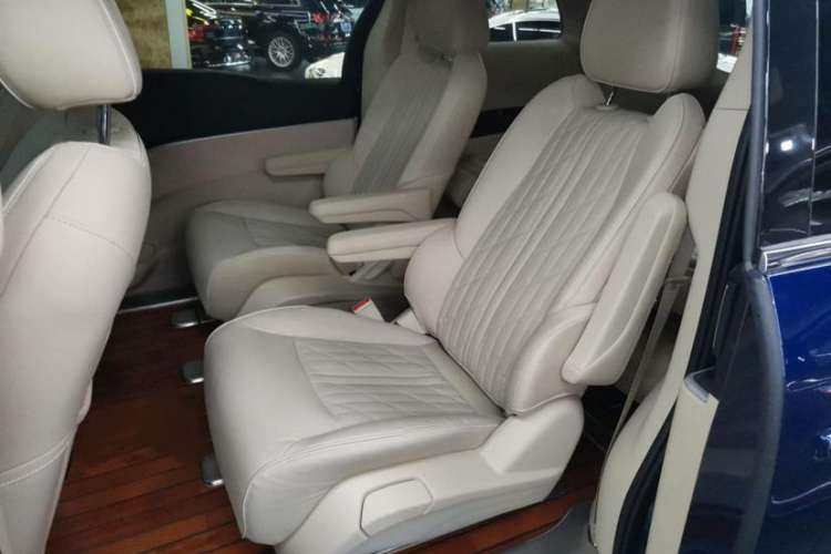 Used Buick GL8 2023 Land Executive Class 652T Luxury Model
