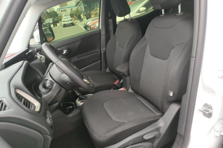 Used  Renegade 2018 Connected Large Screen Version 180T Automatic Jingneng Version
