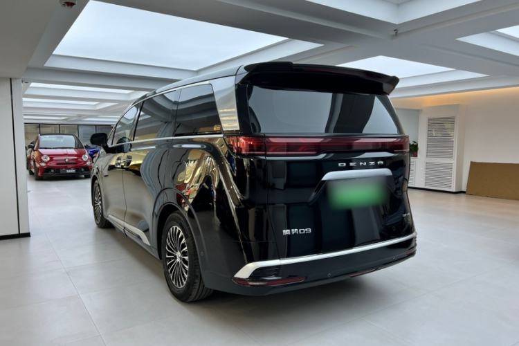 Used Denza D9 2022 DM-i 970 Four-Wheel Drive Flagship Model
