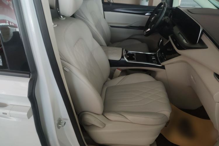 Used Buick GL8 2022 ES Landtrek 653T Comfort Edition