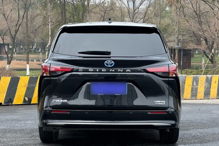 Used Toyota Sienna 2021 2.5L Hybrid Premium Edition