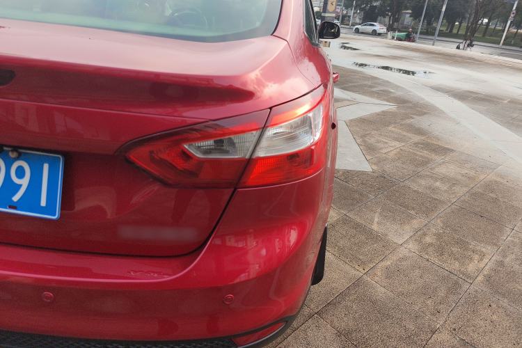 Used Ford Focus 2012 Sedan 1.6L Automatic Comfort Model
