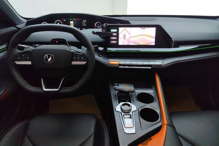 Used Changan UNI-V 2022 1.5T Prestige Version
