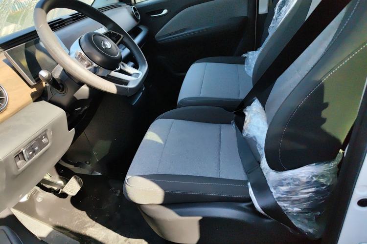 Used Ruichi EC75 2025 Model Passenger Vehicle Smart Driving Edition Pioneer I 41.5 kWh