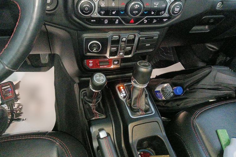 Used  Wrangler 2019 2.0T Rubicon Four-Door Version China VI Emission Standard
