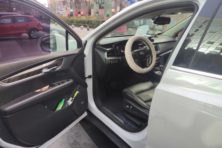 Used Cadillac XT5 2018 25T Luxury Model
