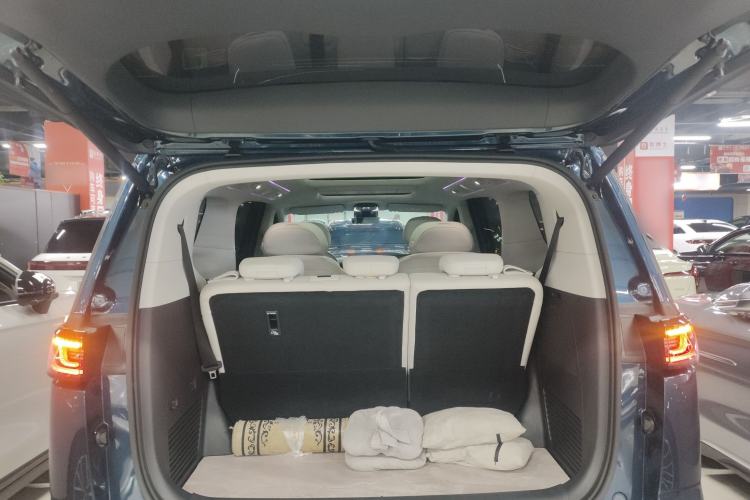 Used VOYAH Dream 2025 PHEV Four-Wheel Drive Prestige Kunpeng Edition