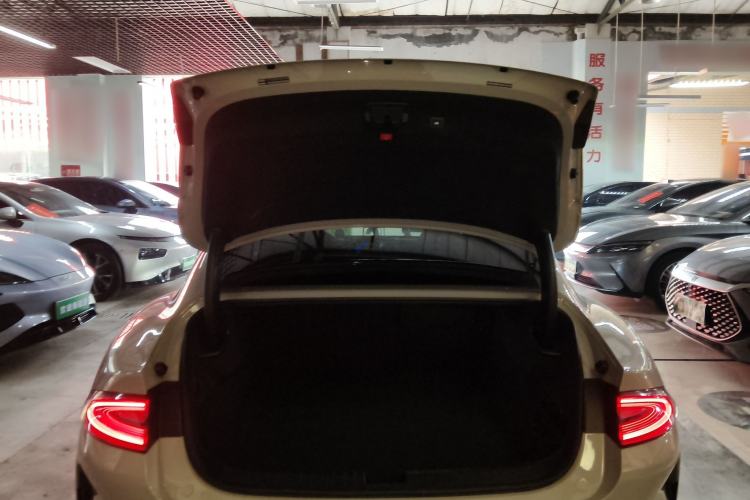 Used  SU7 2024 Rear-Drive Ultra-Long Range Advanced Pro-Level Intelligent Driving Version
