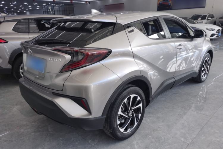 Used Toyota IZOA 2020 2.0L Yichi Version
