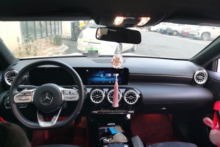 Used Mercedes-Benz A-Class 2022 Revised Version A 200 L Sport Sedan Fashionable Style
