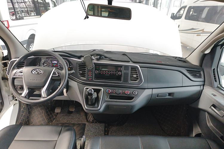 Used SAIC MAXUS Xintu V80 2021 2.0T PLUS Manual City Edition Short Wheelbase Ultra-Low Roof 5/6 Seats