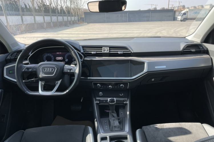 Used Audi Q3 2020 35 TFSI Fashion Dynamic Model
