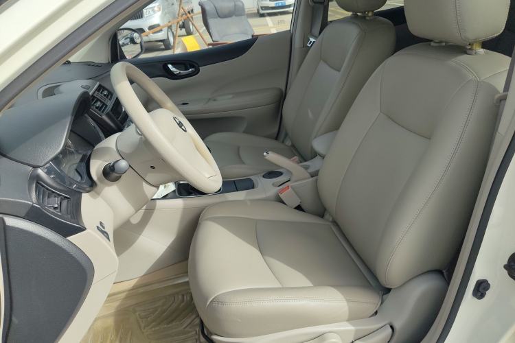 Used Nissan Tiida 2011 1.6L Manual Comfort Version
