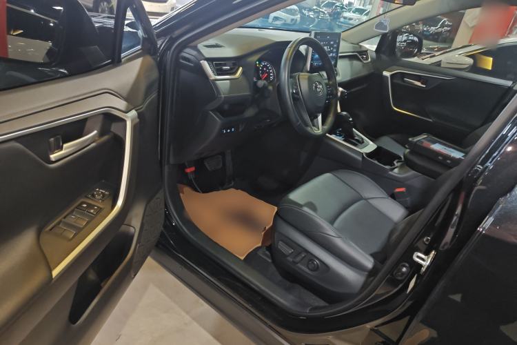 Used Toyota Wildlander 2022 2.0L CVT Two-Wheel Drive Luxury PLUS Edition