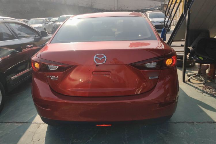 Used Mazda Mazda 3 Axela 2016 Sedan 1.5L Automatic Luxury Model
