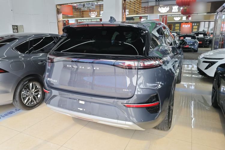 Used Denza N8 2023 Four-Wheel Drive Ultra-Hybrid Flagship Six-Seater Version
