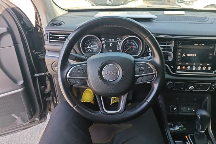 Used  Commander 2018 2.0T Two-Wheel Drive Enjoy Edition China V