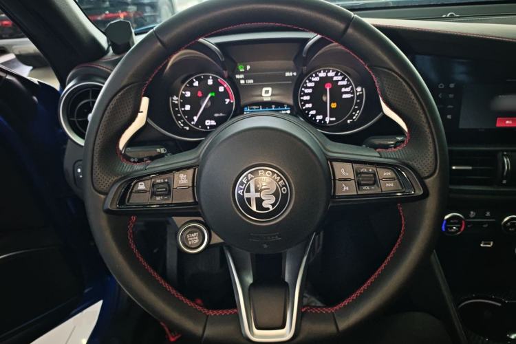 Used Alfa Romeo Giulia 2022 2.0T 280HP Veloce Track Edition
