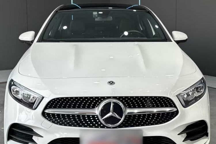 Used Mercedes-Benz A-Class 2022 Second Facelift A 200 L Sport Sedan Fashion Version
