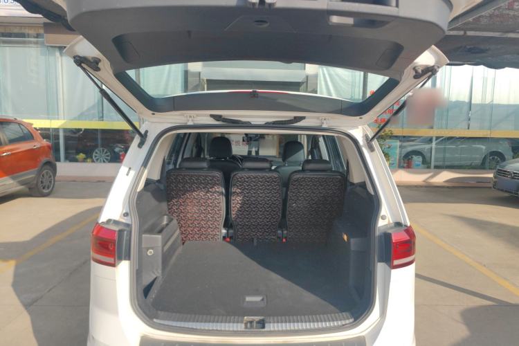 Used Volkswagen Touran 2016 Volkswagen Touran L 280TSI DSG Comfort Edition
