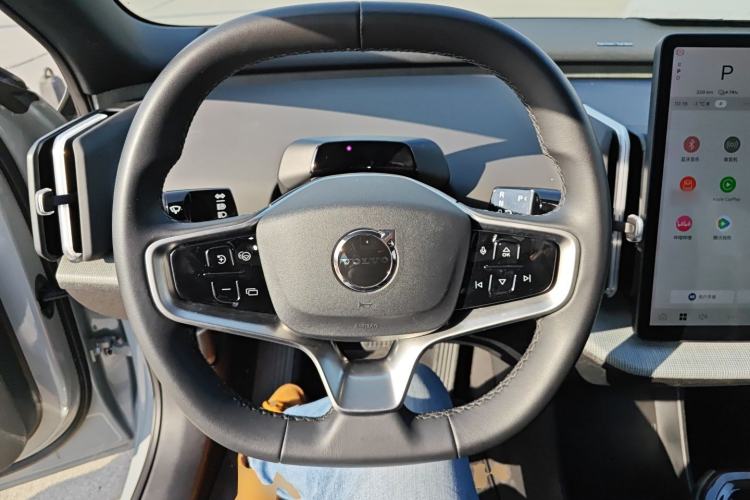 Used Volvo EX30 2025 Rear-Drive Long-Range Version Ultra
