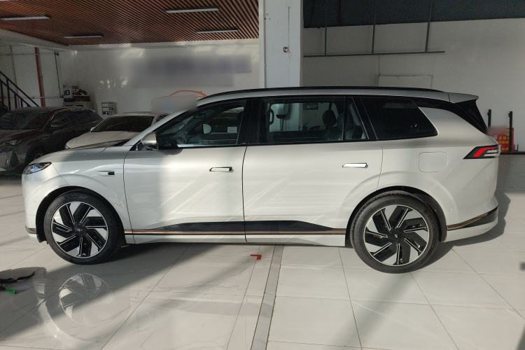 Used  eπ008 2024 210Max Range-Extended Version 6 Seats