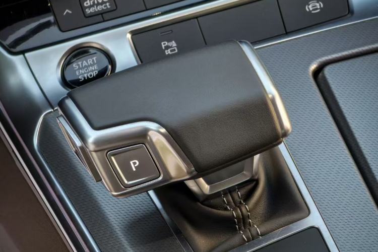 Used Audi A7L 2024 45TFSI S-line Dream-Building Edition Flow Crystal Package
