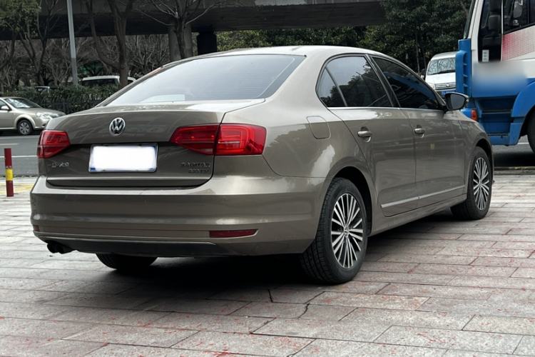 Used Volkswagen Sagitar 2017 230TSI Automatic Luxury Edition