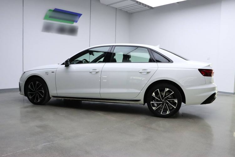 Used Audi A4L 2023 40 TFSI Luxury Dynamic Model

