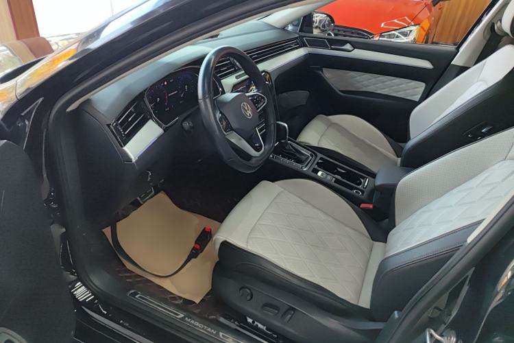 Used Volkswagen Magotan 2025 Revised Version Zhongxiang Edition 330TSI DSG Luxury Trim
