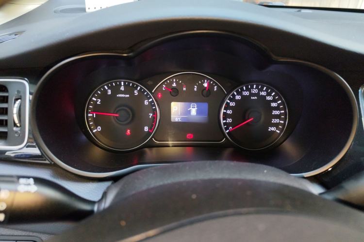 Used Kia Carens 2013 2.0L 7-Seater Automatic Comfort Edition China IV Standard