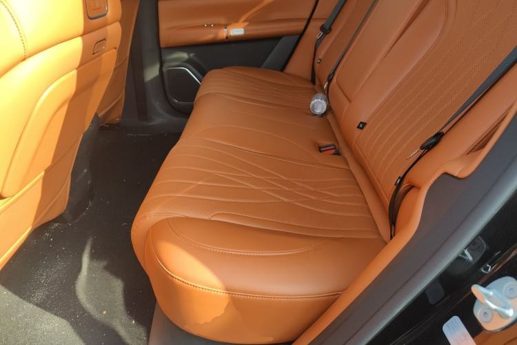 Used  Q07 2025 215 Flagship PLUS