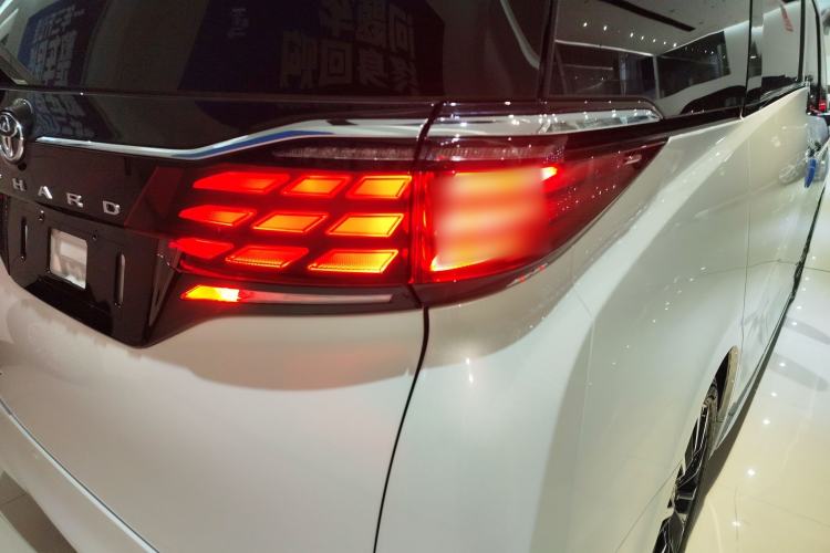 Used Toyota Alphard 2024 Dual-Engine 2.5L Prestige Edition
