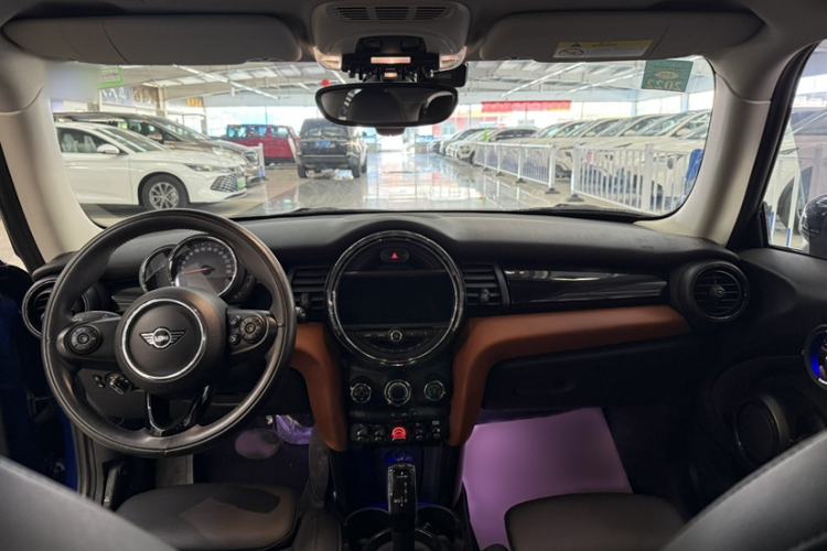 Used  MINI 2019 1.5T COOPER Classic Edition
