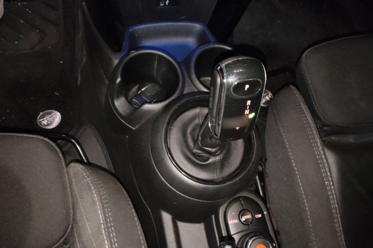 Used  MINI 2018 1.5T COOPER Classic Edition Five-Door Version
