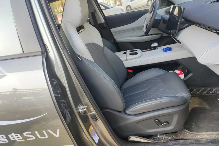 Used Changan UNI-Z New Energy 2024 Blue Whale Smart Electric iDD 125km Excellence Model
