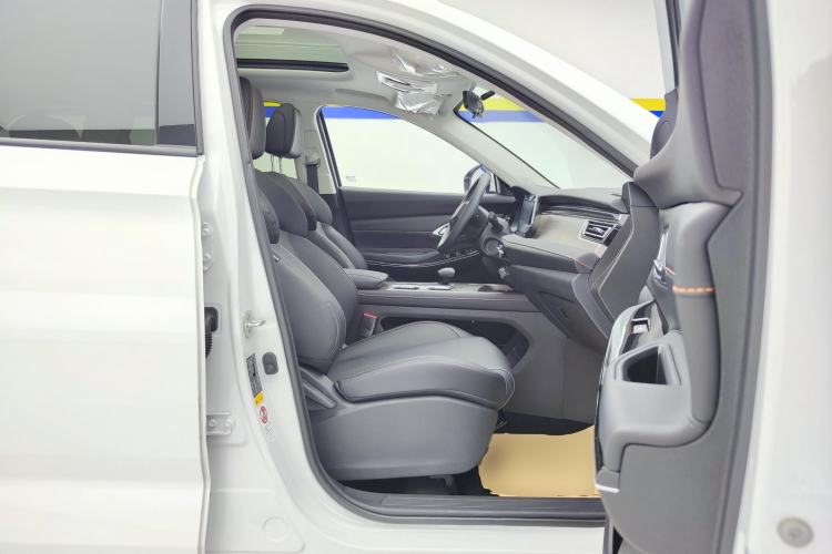 Used Changan X7 PLUS 2024 1.5T Automatic Luxury 7-Seater
