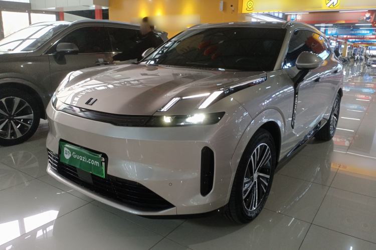 Used Lynk & Co 08 EM-P 2025 120km Long-Range Pro