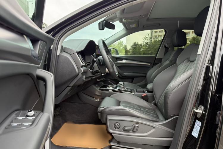 Used Audi Q5L 2022 40T Fashionable and Dynamic Model
