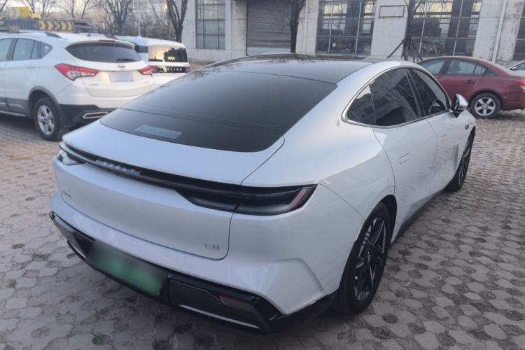 Used  E8 2024 550 km Range Rear-Drive Dragon Edition
