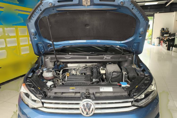 Used Volkswagen Touran 2018 Volkswagen Touran L 280TSI DSG Boundary Edition 7 Seats China VI Standard
