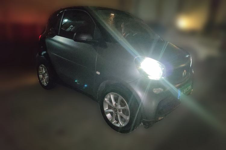 Used smart fortwo 2015 1.0L 52 kW hardtop Dynamic version
