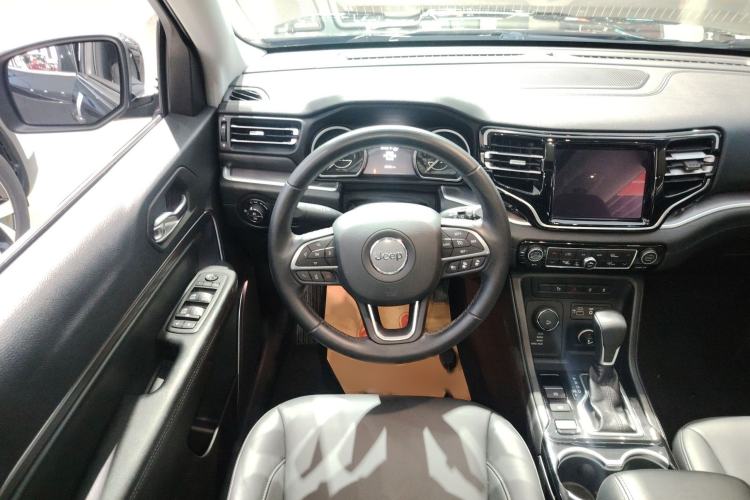 Used  Grand Commander 2018 2.0T Four-Wheel Drive Prestige Edition China V
