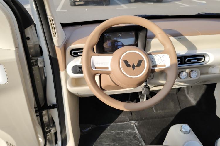 Used Wuling Hongguang MINIEV 2024 3rd Generation 215km Youth Edition
