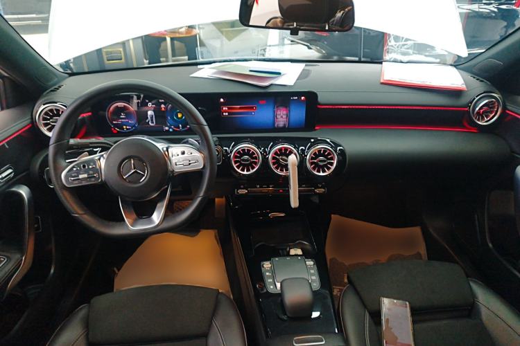 Used Mercedes-Benz A-Class 2022 Revised Version A 200 L Sport Sedan Fashionable Style