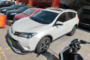Used Toyota RAV4 2015 2.0L CVT Two-Wheel Drive Fashion Edition