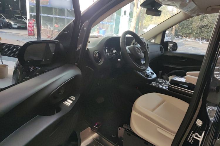 Used Mercedes-Benz Vito 2021 2.0T Elite Version 7 Seats
