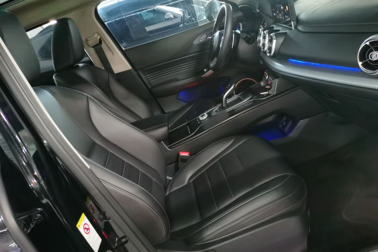 Used Wey VV5 2021 1.5T Two-Wheel Drive Color Pioneer
